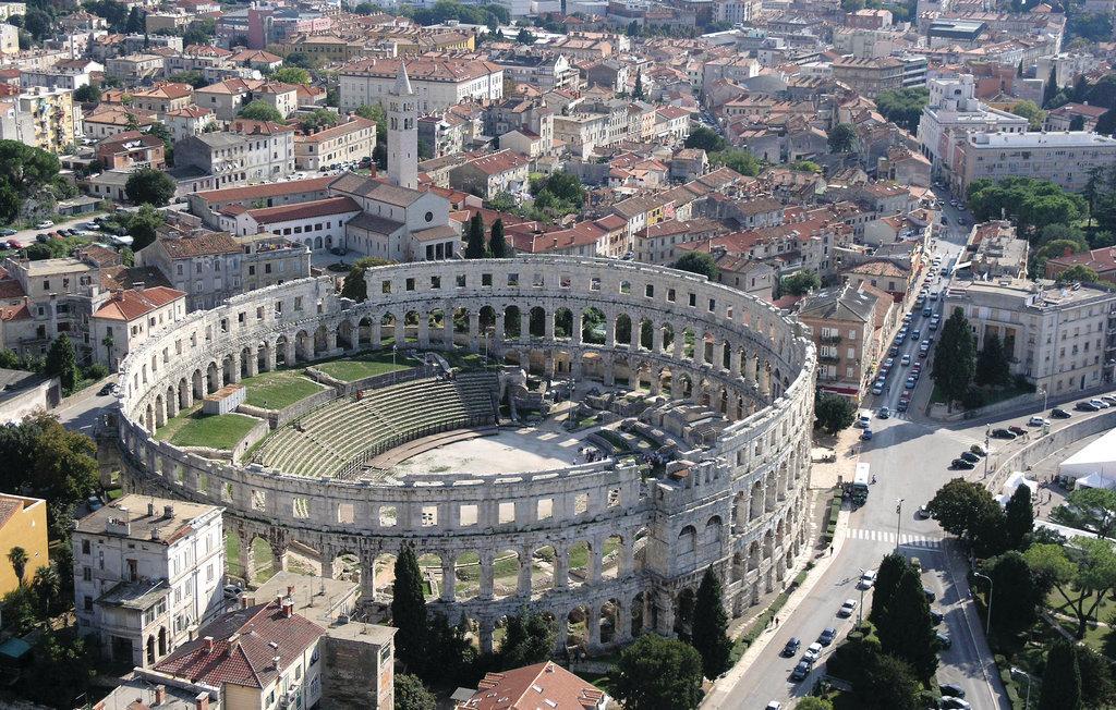 Apartment Asja Old City Center Pula Bagian luar foto