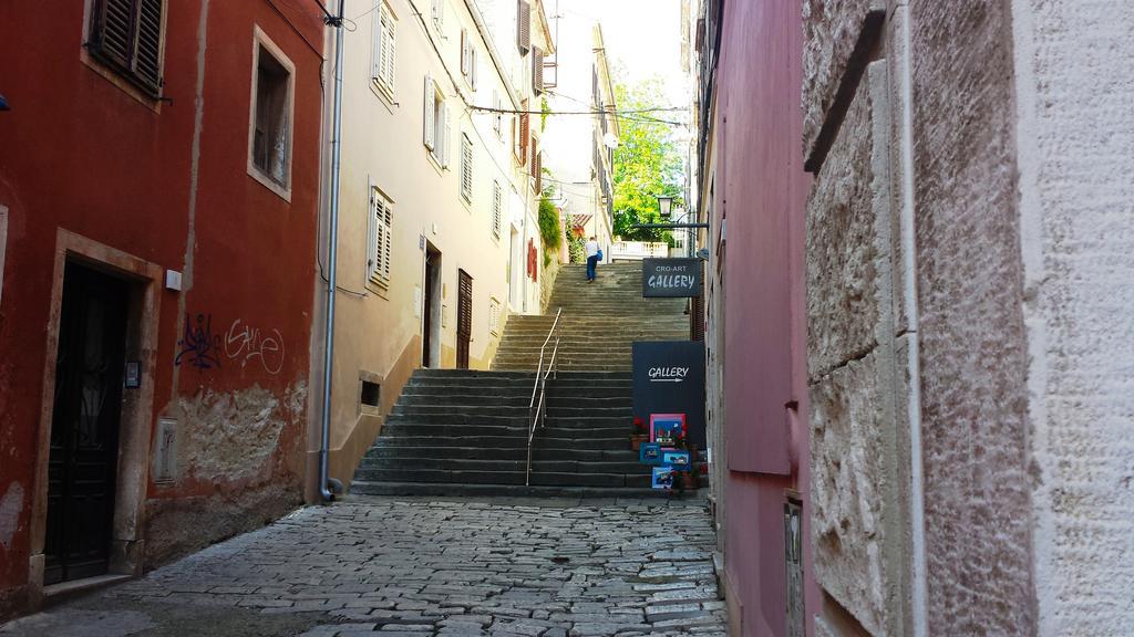 Apartment Asja Old City Center Pula Bagian luar foto
