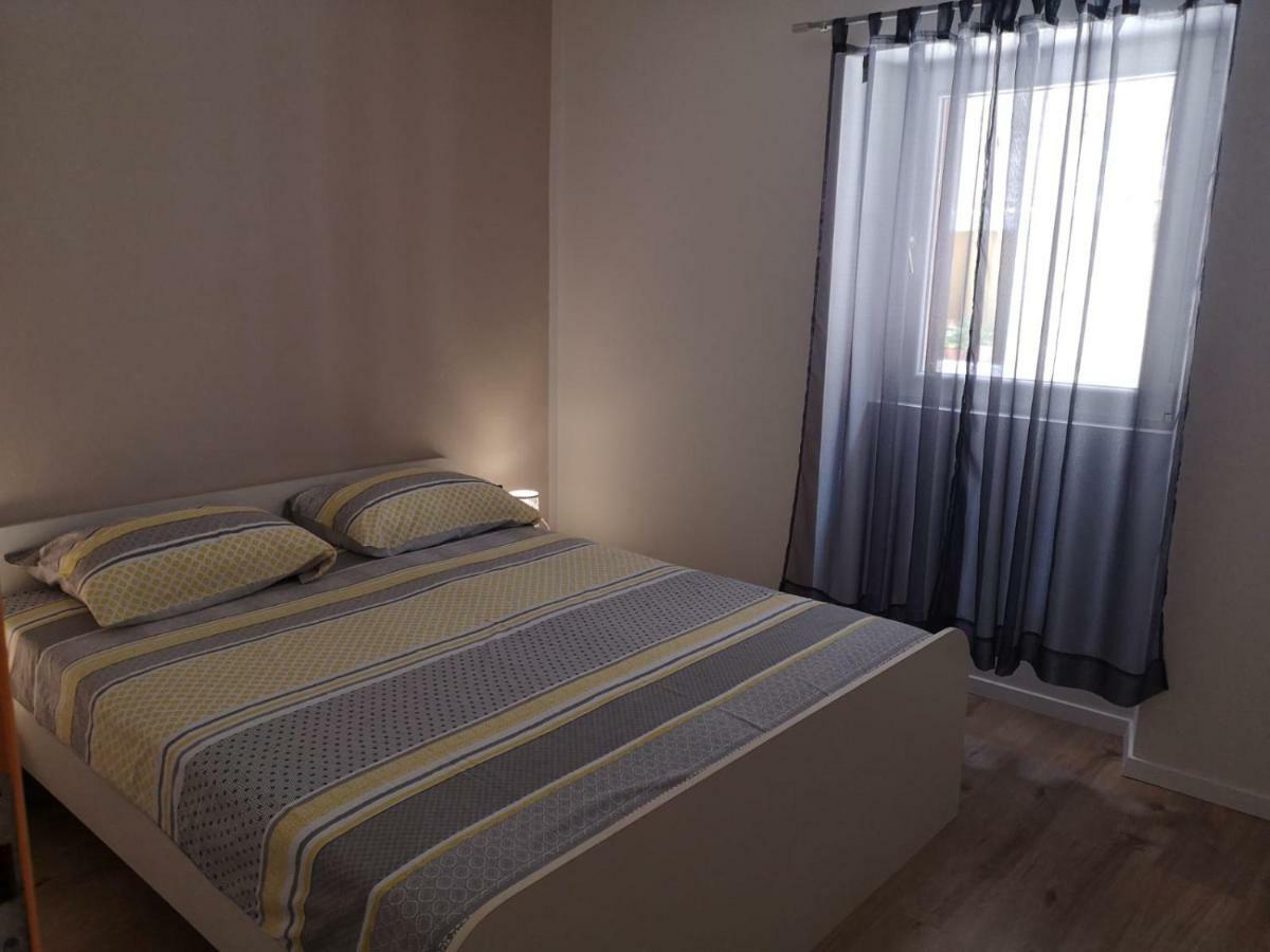Apartment Asja Old City Center Pula Bagian luar foto