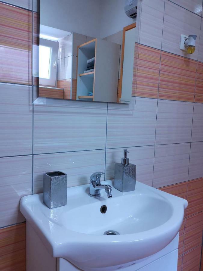 Apartment Asja Old City Center Pula Bagian luar foto