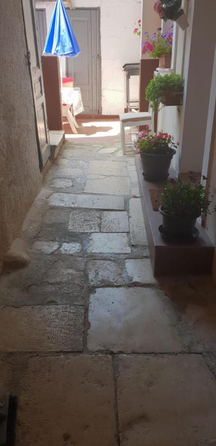Apartment Asja Old City Center Pula Bagian luar foto