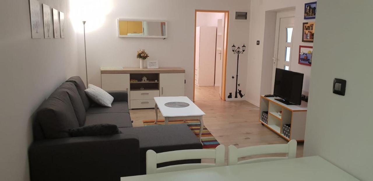 Apartment Asja Old City Center Pula Bagian luar foto